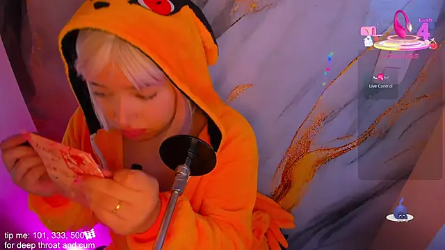 hinata dolly online show from 4, 12, 2025