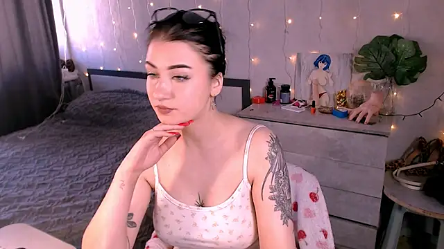 Katie Kiss online show from 3, 6, 2026