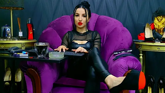 Snapshot of VivianReeve chatting on 13, 6, 2026 VivianReeve online show from 13, 6, 2026