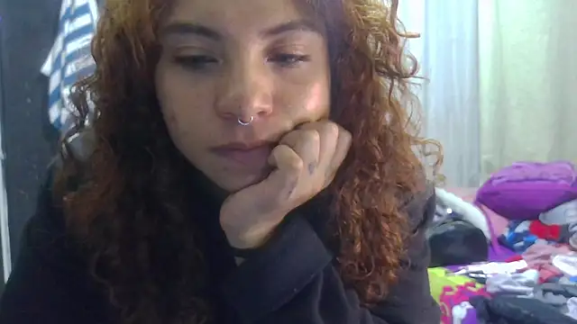 Snapshot of VioletV chatting on 5, 8, 2026 VioletV online show from 5, 8, 2026