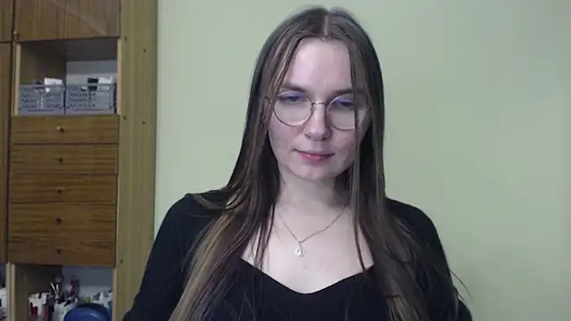 LooveELLYx online show from 7, 1, 2025