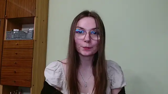 LooveELLYx online show from 3, 2, 2025