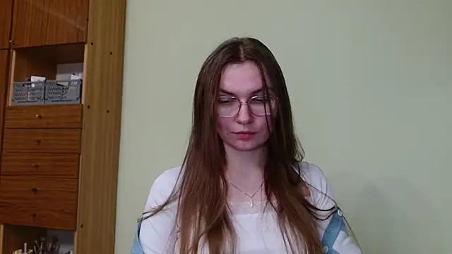 LooveELLYx online show from 6, 2, 2025