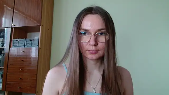 LooveELLYx online show from 25, 2, 2025