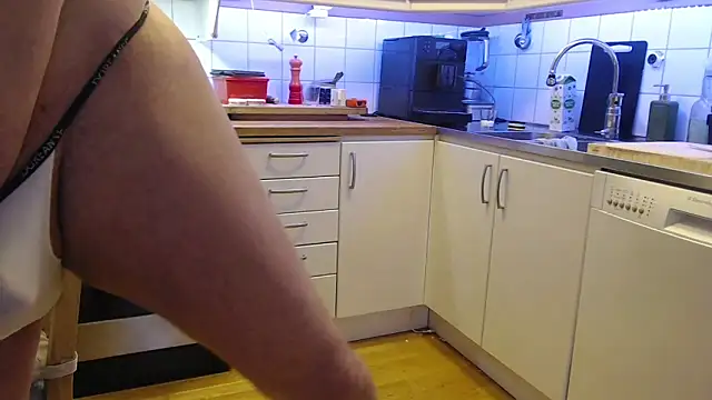 Snapshot of Kleboron chatting on 2, 12, 2025 Kleboron online show from 2, 12, 2025