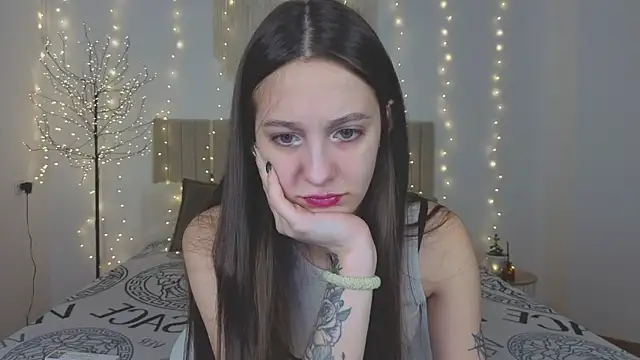 Little cherryy   online show from 19, 12, 2025