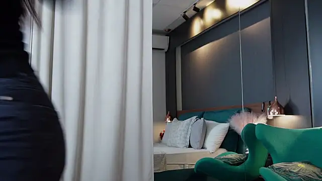 EmilyTrix online show from 19, 4, 2026