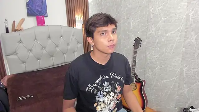 Snapshot of Thiago_Kozak chatting on 8, 6, 2026 Thiago Kozak online show from 8, 6, 2026