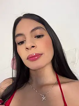 Snapshot of MartiinaRosse chatting on 7, 7, 2026 MartiinaRosse online show from 7, 7, 2026