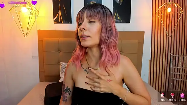 Snapshot of alesziarose chatting on 24, 9, 2025 alesziarose online show from 24, 9, 2025