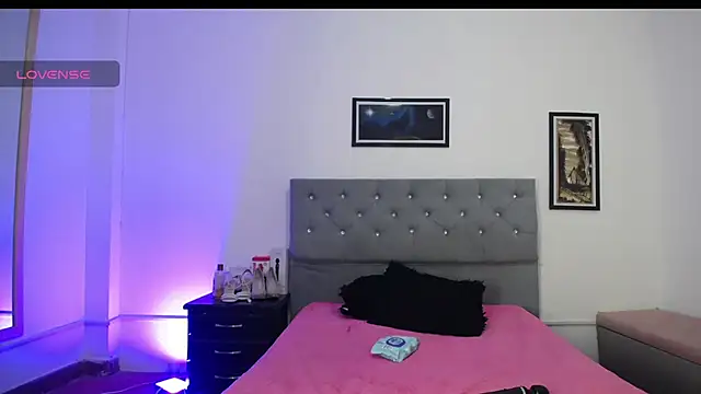 Esmeraldaa- online show from 13, 9, 2025