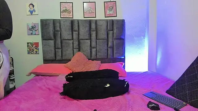 Snapshot of Esmeraldaa- chatting on 17, 6, 2026 Esmeraldaa- online show from 17, 6, 2026