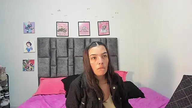 Snapshot of Esmeraldaa- chatting on 21, 6, 2026 Esmeraldaa- online show from 21, 6, 2026