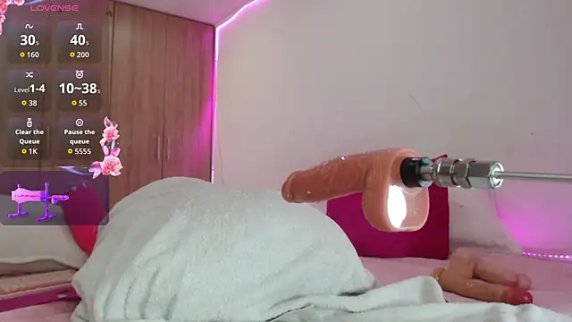 Emma Glutton online show from 17, 12, 2025