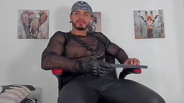 Snapshot of magnusclark chatting on 8, 7, 2026 magnusclark online show from 8, 7, 2026
