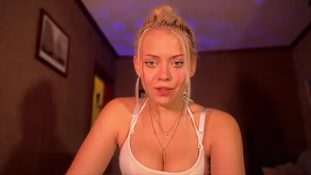 Snapshot of AliceOceanEye chatting on 23, 9, 2025 AliceOceanEye online show from 23, 9, 2025