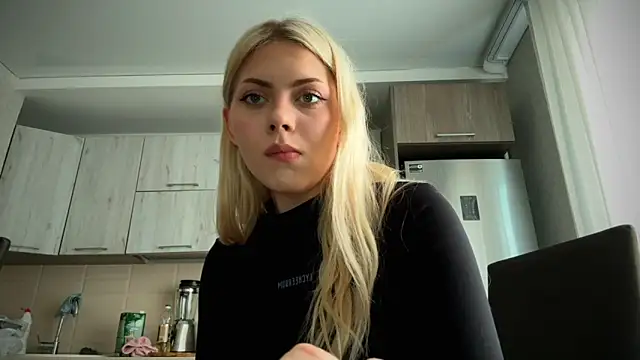 Snapshot of AliceOceanEye chatting on 5, 10, 2025 AliceOceanEye online show from 5, 10, 2025