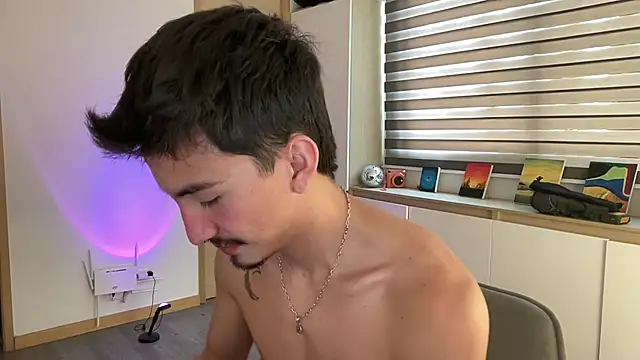 sweettaaron01 online show from 24, 11, 2025