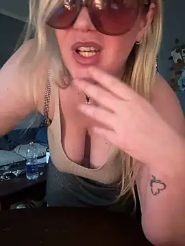 Snapshot of Granlady7 chatting on 15, 4, 2026 Granlady7 online show from 15, 4, 2026