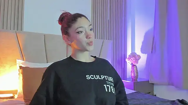 Victoria Beaumont online show from 3, 12, 2025