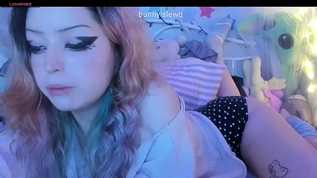 bunnyislewd online show from 28, 4, 2026