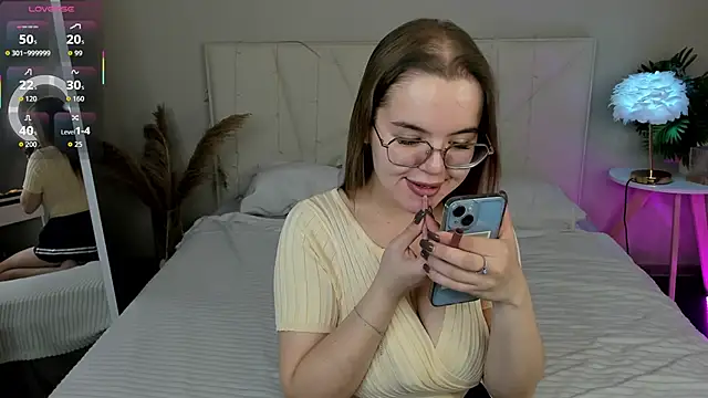 Snapshot of RadiantFairy chatting on 22, 10, 2025 RadiantFairy online show from 22, 10, 2025
