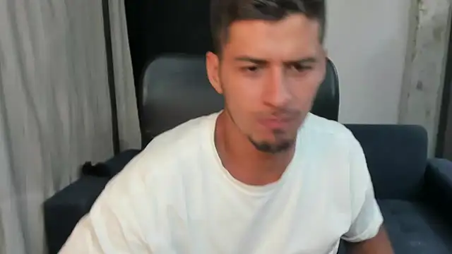 Snapshot of piterrr_hot chatting on 1, 12, 2025 piterrr hot online show from 1, 12, 2025