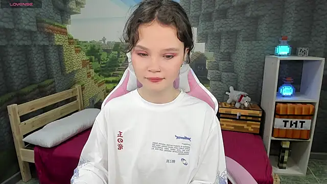 Snapshot of EmilyChaves chatting on 22, 9, 2025 EmilyChaves online show from 22, 9, 2025