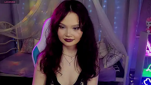 EmilyChaves online show from 3, 5, 2026