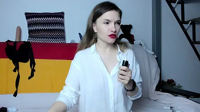 Katherine Twilight online show from 7, 2, 2025