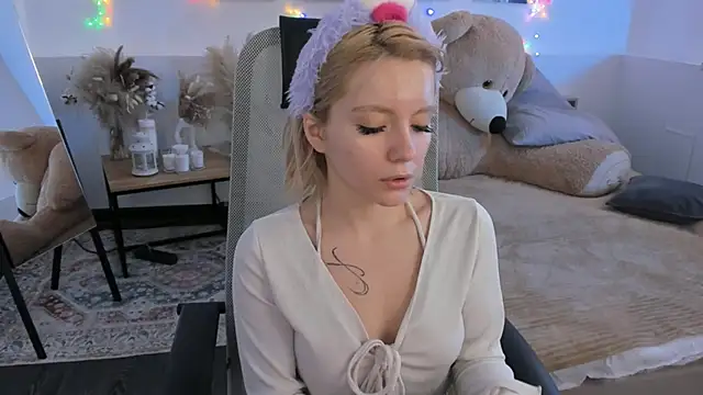 AuroraWrenfield online show from 26, 2, 2026