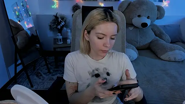 AuroraWrenfield online show from 31, 3, 2026