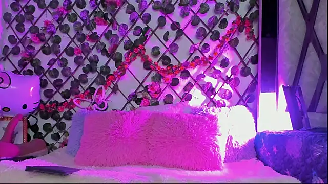 Snapshot of isabel_jaames chatting on 4, 4, 2026 isabel jaames online show from 4, 4, 2026