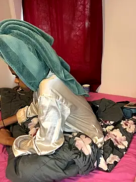 Snapshot of Soniala chatting on 2, 11, 2025 Soniala online show from 2, 11, 2025