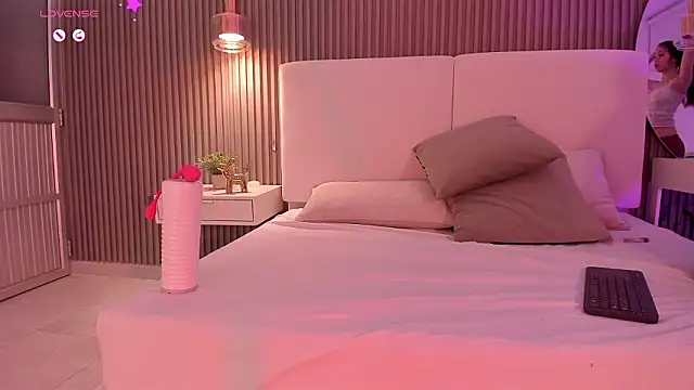 juliie star online show from 18, 3, 2026