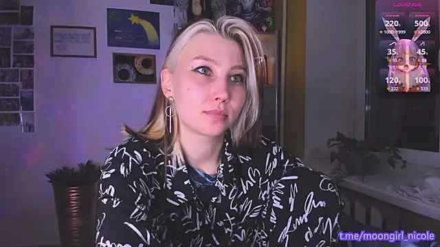 Snapshot of Nicole_matt chatting on 14, 12, 2025 Nicole matt online show from 14, 12, 2025