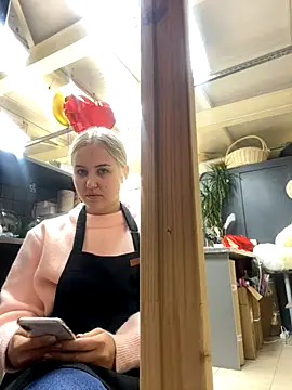 Snapshot of CandyVice chatting on 6, 10, 2025 CandyVice online show from 6, 10, 2025