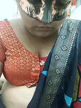 Snapshot of dhanshri143 chatting on 17, 9, 2025 dhanshri143 online show from 17, 9, 2025