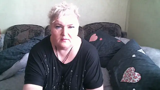 Snapshot of Lana555 chatting on 9, 4, 2026 Lana555 online show from 9, 4, 2026