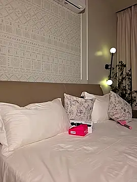 Lexiluv1 online show from 20, 12, 2025