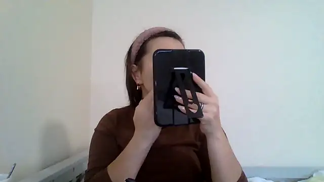 Snapshot of DInaraXRose chatting on 21, 10, 2025 DInaraXRose online show from 21, 10, 2025