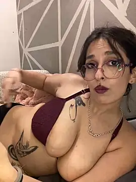 Snapshot of Piggiteablacktea chatting on 16, 5, 2026 Piggiteablacktea online show from 16, 5, 2026