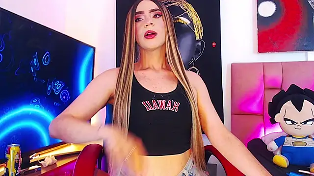 Snapshot of Valentina_Shine chatting on 4, 10, 2025 Valentina Shine online show from 4, 10, 2025