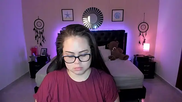 LolaVillalobos online show from 10, 4, 2026