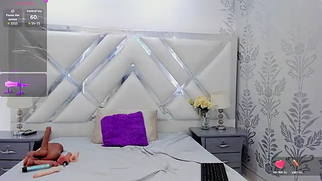 selenareyes online show from 24, 9, 2025