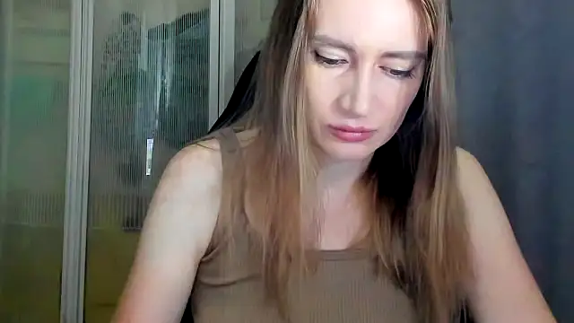 Snapshot of JessFoxxx chatting on 3, 6, 2026 JessFoxxx online show from 3, 6, 2026