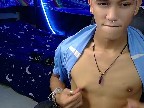 Snapshot of kenbigcockxx chatting on 15, 7, 2026 kenbigcockxx online show from 15, 7, 2026