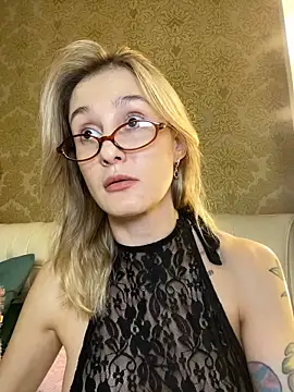 RosieBlossom online show from 7, 11, 2025