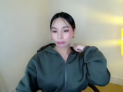 holly tabby online show from 26, 6, 2026