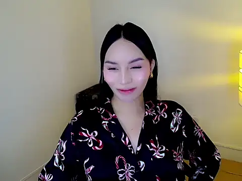 holly tabby online show from 6, 8, 2026